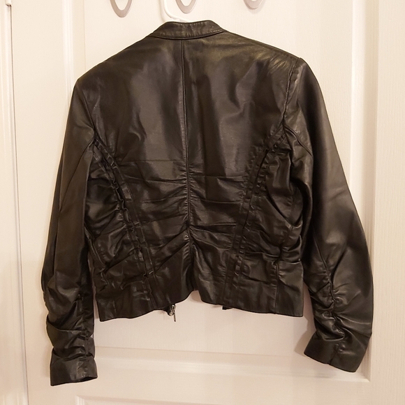 EUC Ladies small genuine leather jacket - Picture 2 of 4